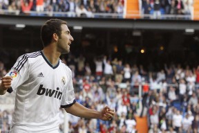 九游手机游戏-史上最动人“冠军夜”全景回忆，《冠军》