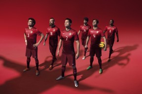 九游下载中心-关键时刻：激动人心的比赛高潮瞬间，形容比赛到了高潮的成语