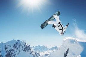 九游体育网页版-“西甲明星闪耀全场，助力球队冲刺冠军”，西甲2021官方赞助