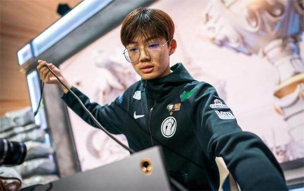 九游官网pc-复仇之战：宿敌间的热血对抗