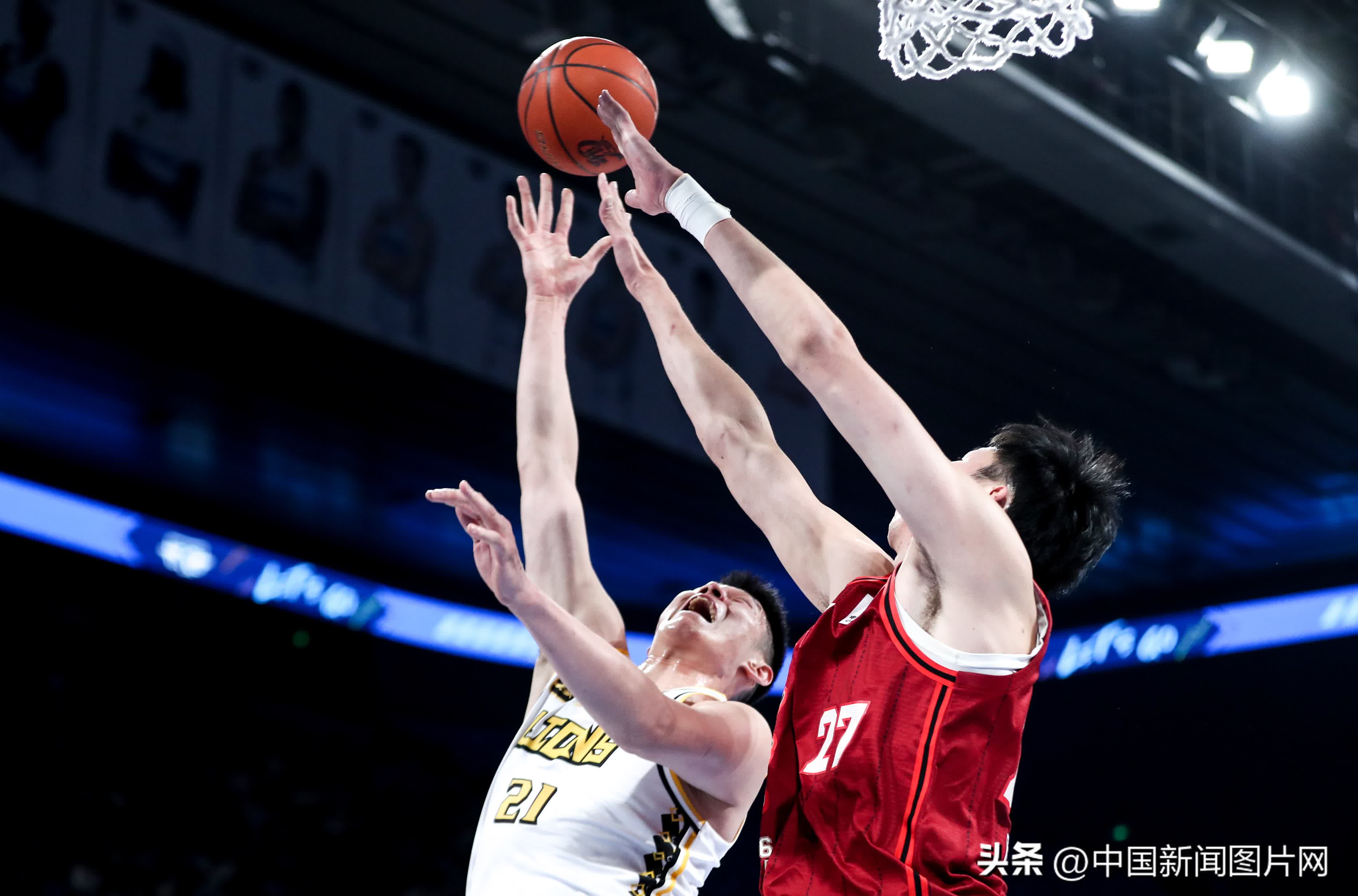 关于篮下争夺激烈:北京队篮板抢到48个,攻守两端占优的信息 关于篮下争夺激烈:北京队篮板抢到48个,攻守两端占优的信息