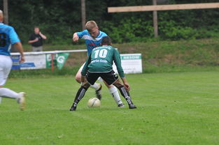 九游jiuyou-英超球队基于运动表现数据的战术布置调整案例，英超战术分析