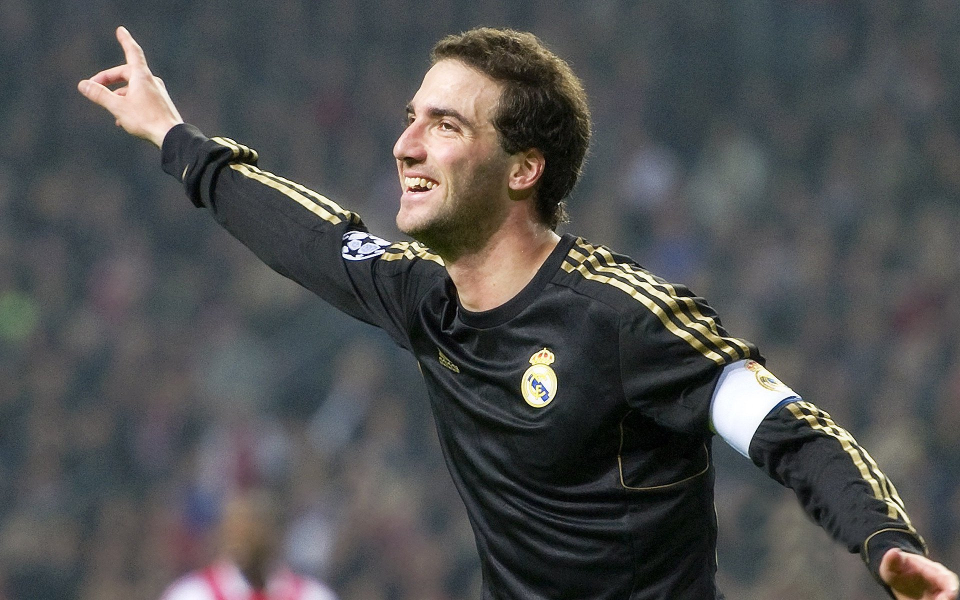 全球足球场馆融入智能空气净化技术,打造健康比赛环境,足球场内有空调吗