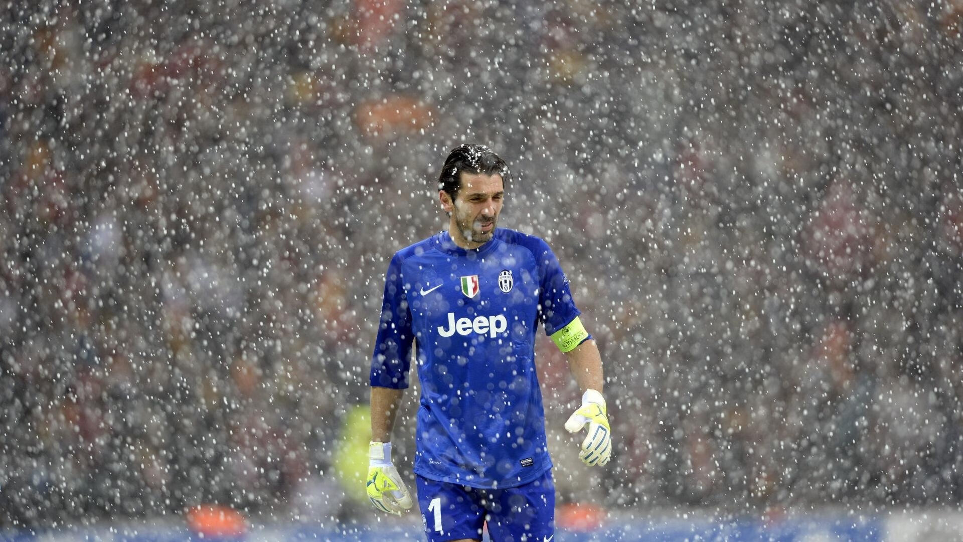 _城市广场:开放式网球街头比赛_,开放式网球击球